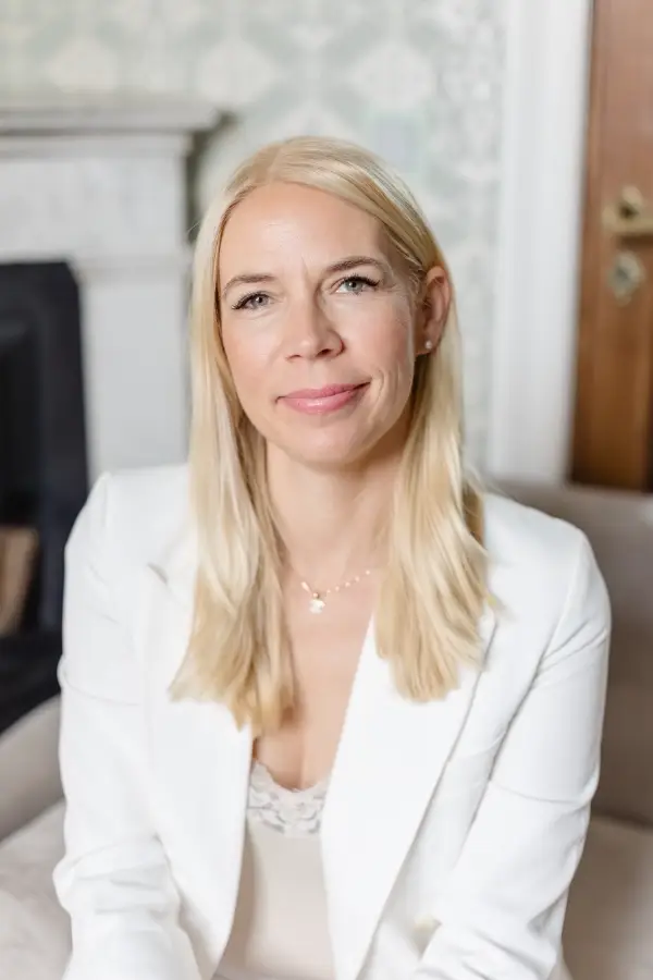Kathleen Guethling - Immobilienmaklerin Potsdam Kathleen Güthling - Feine Liegenschaften - Immobilienmakler Potsdam Berlin Brandenburg